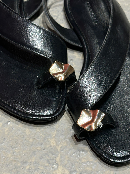 Leena Sandal