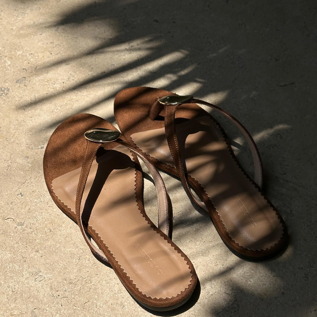 Luna in Brown & Gold Detail