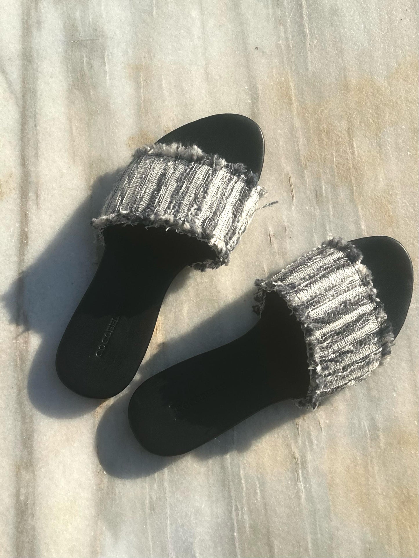 Iris in Tulum Grey