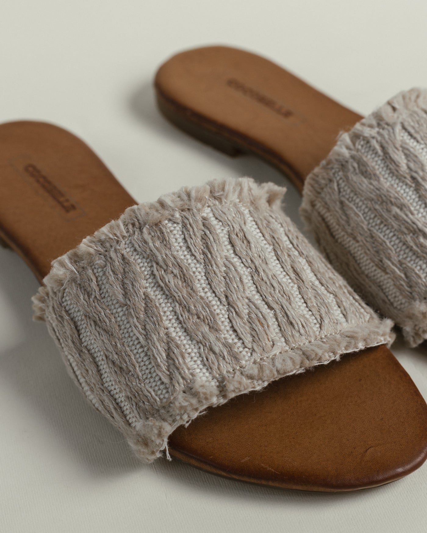 Iris in Tulum Beige
