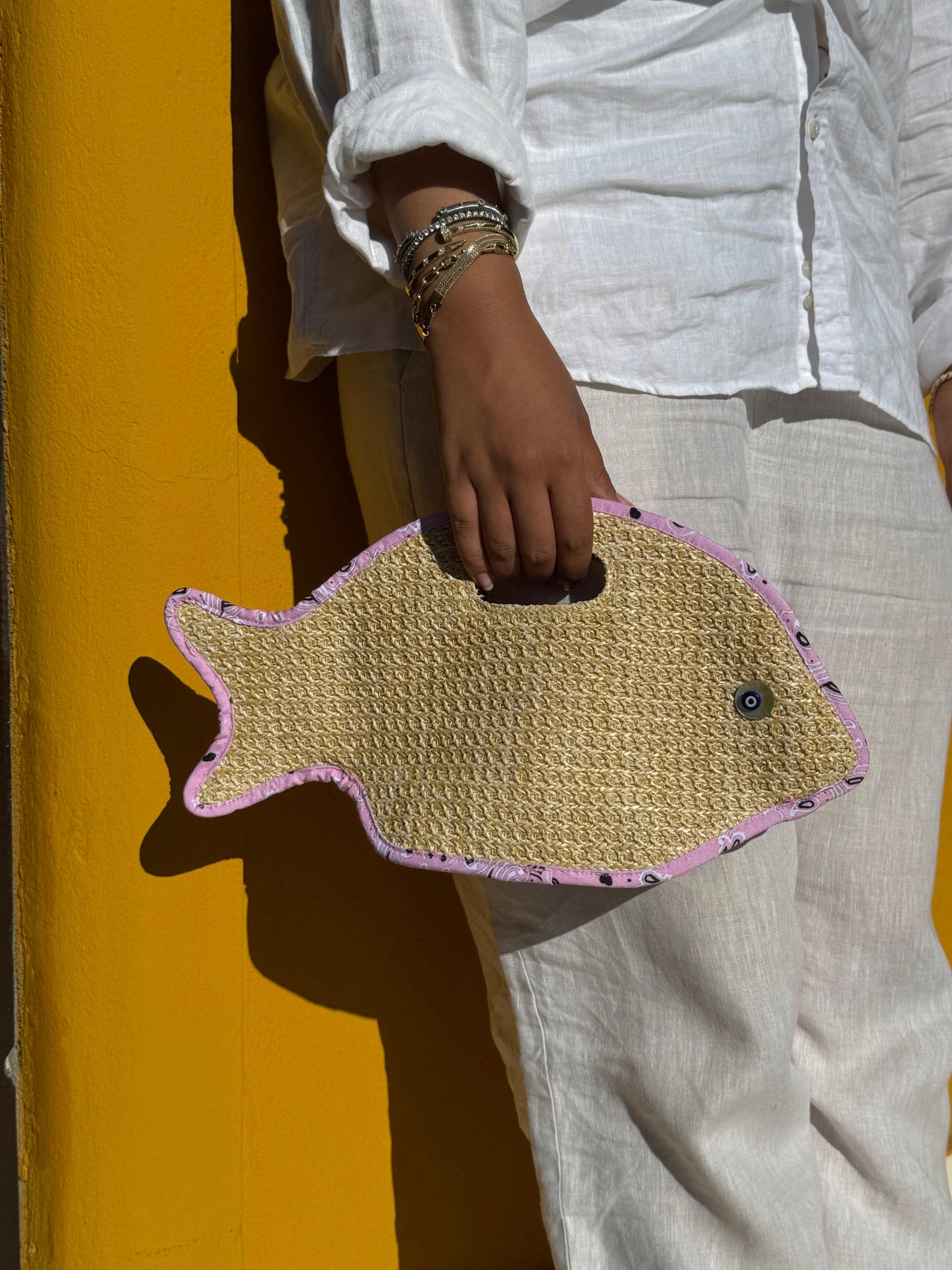 Cleo Fish bag in Raffia & Pink Banadana (xSATISFASHION)q