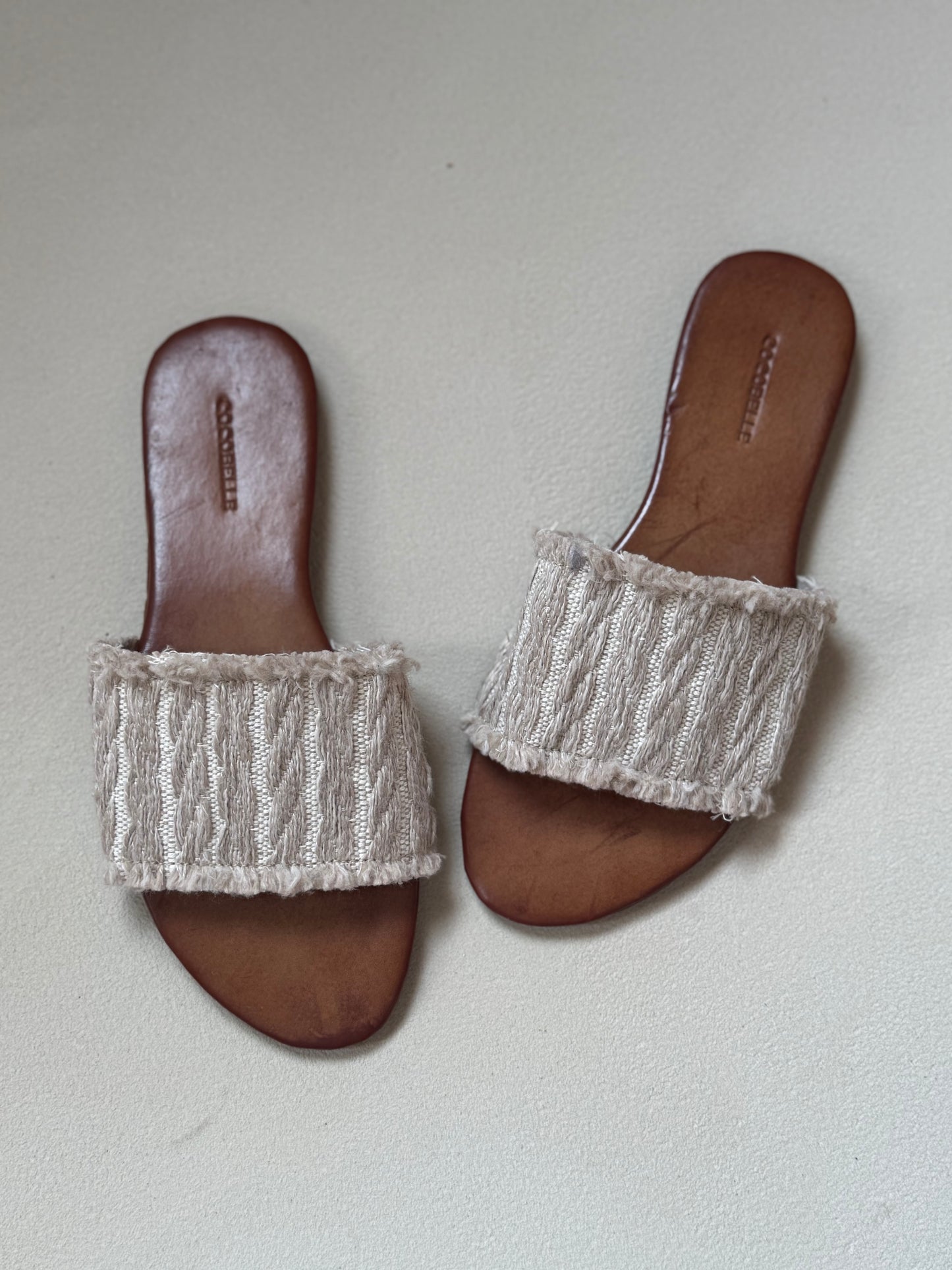Iris in Tulum Beige