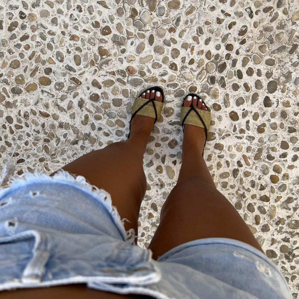 Athena on Raffia Slides