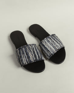 Iris in Tulum Grey
