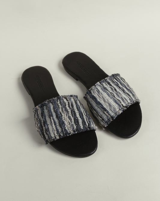 Iris in Tulum Grey