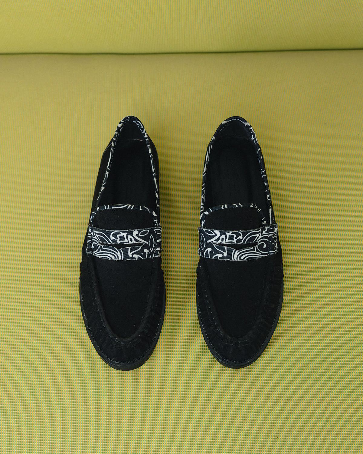 Le loafer in Black Bandana ( Preorder: Shipping October 2)
