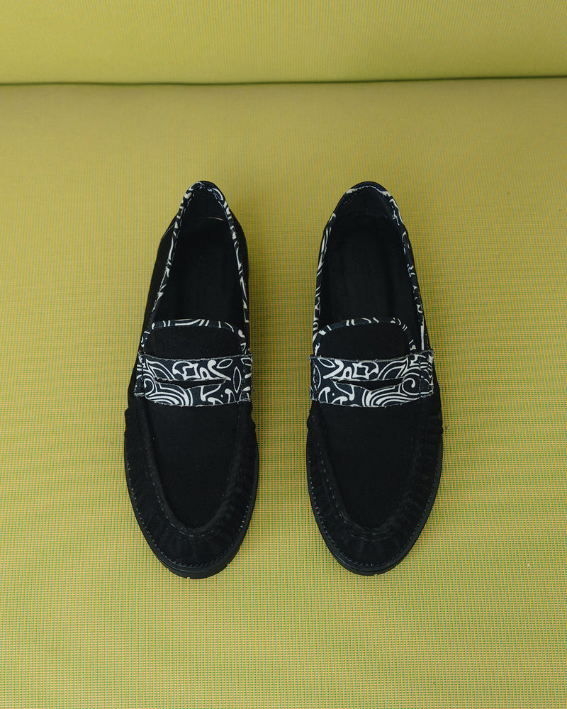 Le loafer in Black Bandana ( Preorder: Shipping October 2)