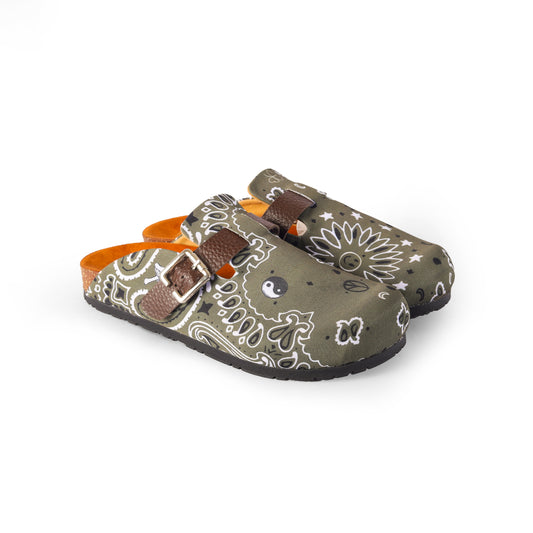 Bandana clogs in olive