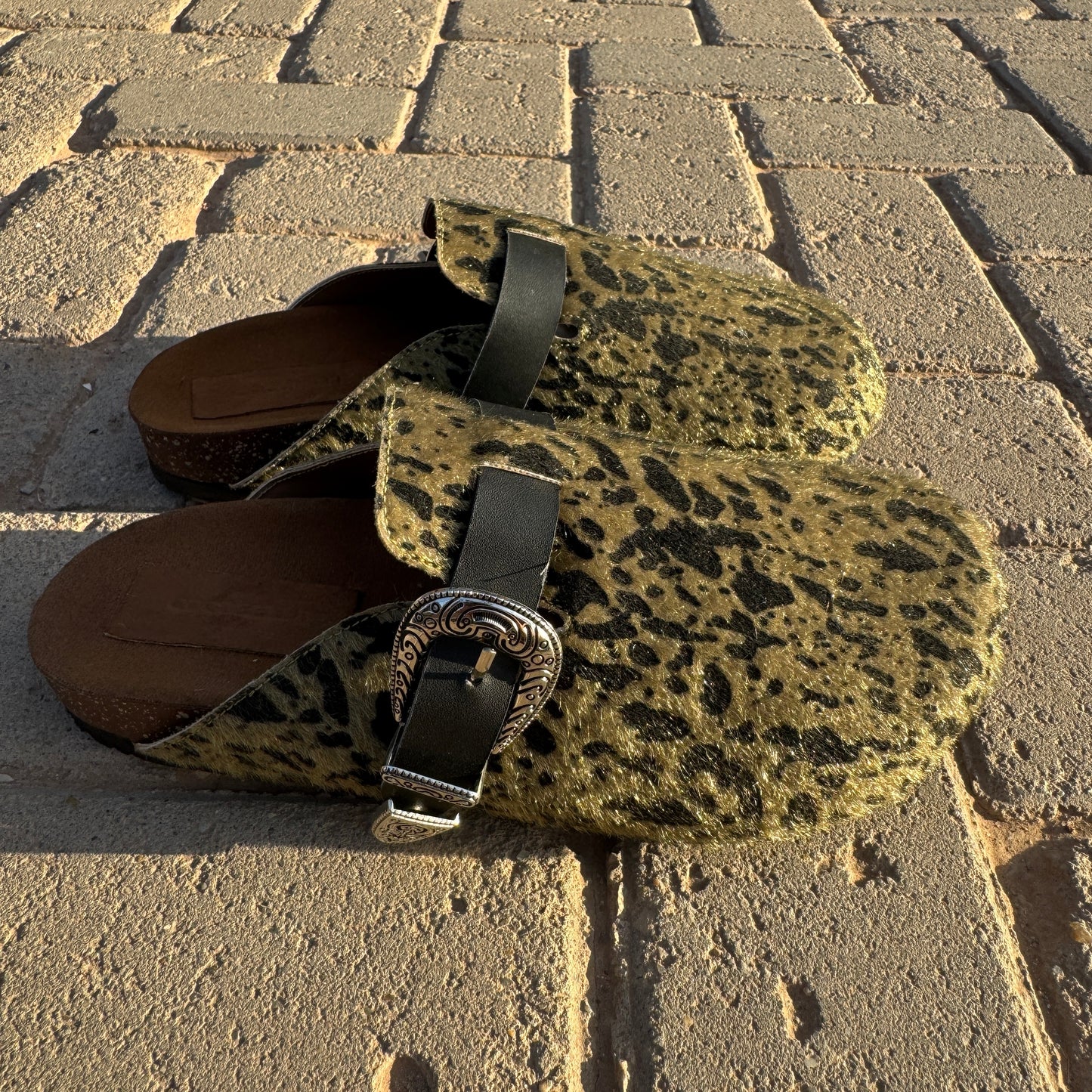 Milah Western in Olive Green Hair