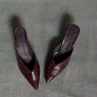 Iconic Kitten-heel mules in Brown Snake