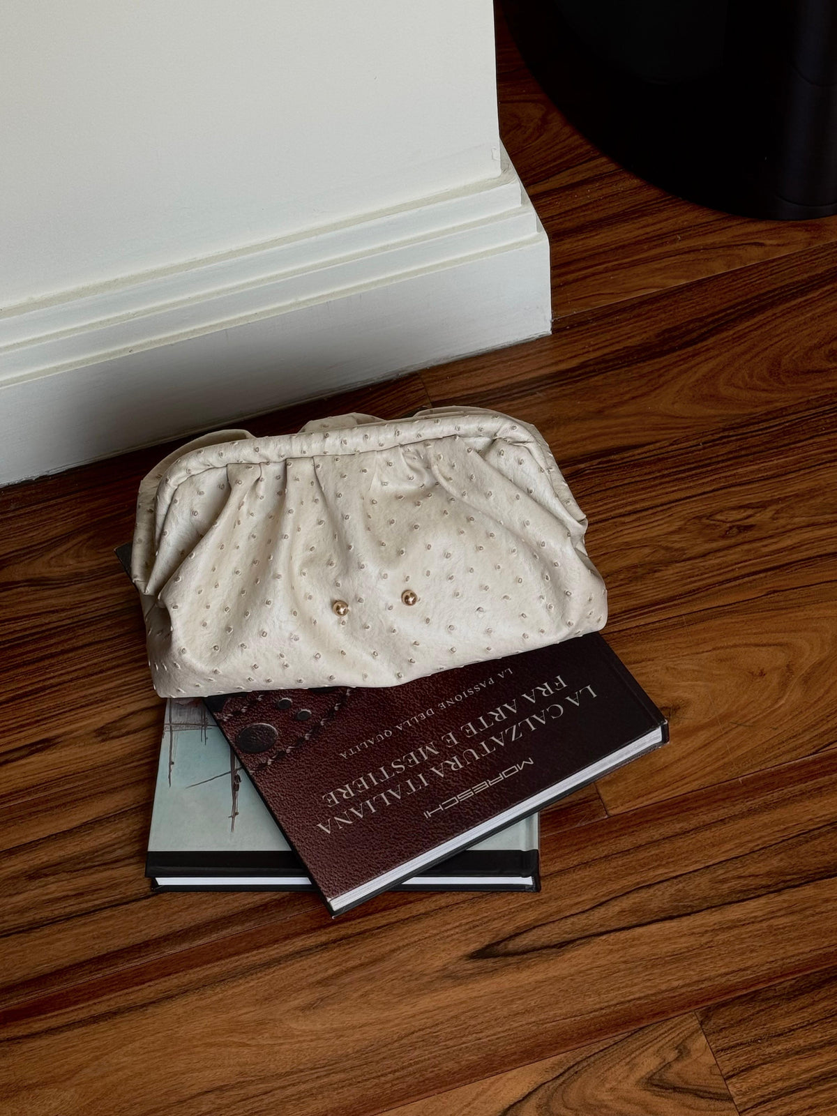 “Le Spec” Maya clutch in Cream Ostrich