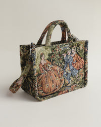 The Book-Tote in Romeo + Juliet