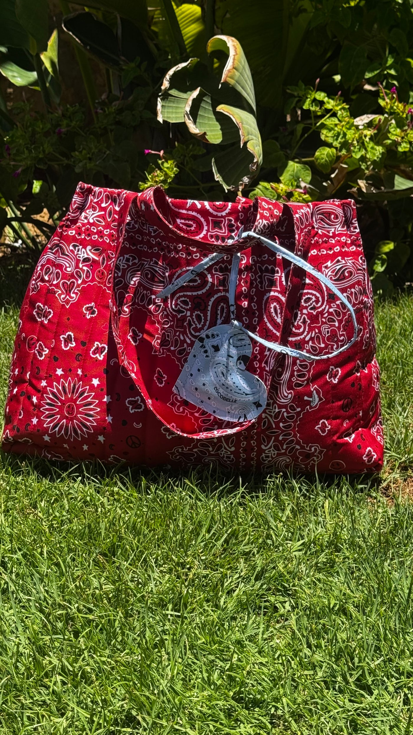 Bandana Quilted Tote Bag in Red (Shipping July 11)