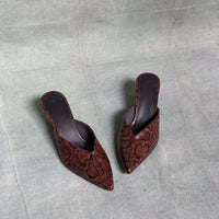 Iconic Kitten-heel mules in Brown Snake