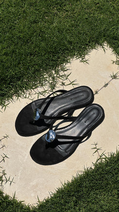 Luna Flat in Black & Silver