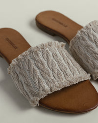 Iris in Tulum Beige