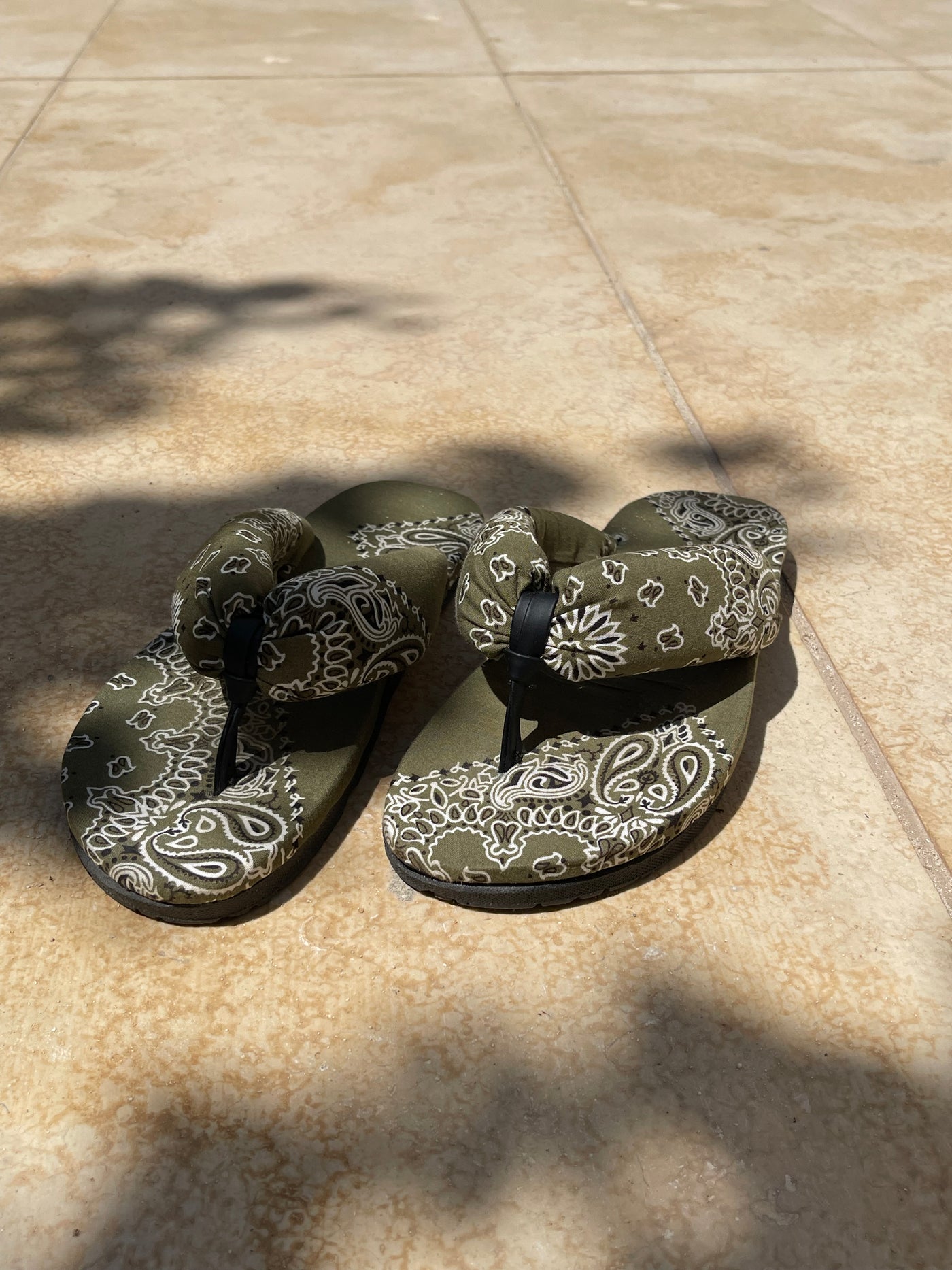 Inez Puff Bandana Slippers in Olive