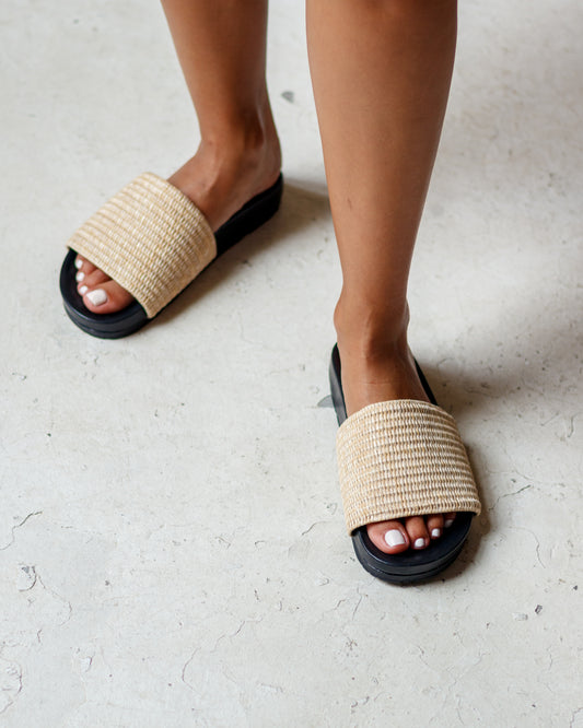 Lyla in Natural Raffia