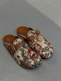 “Teta’s Cushion”  clogs