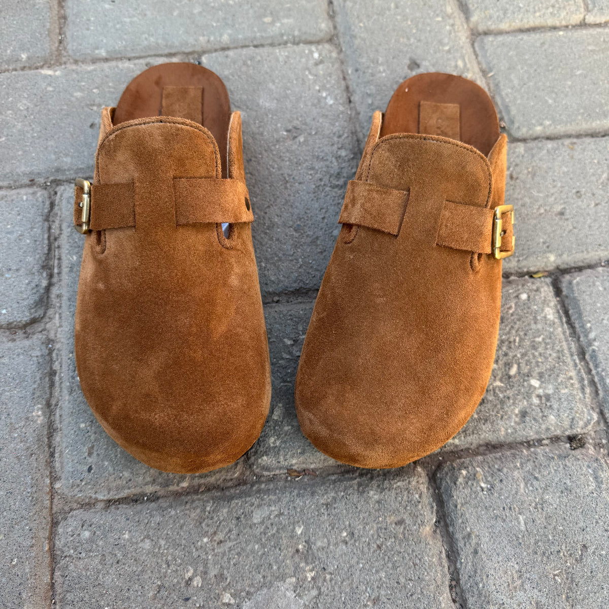 Milah clogs in 100% Italian suede, havan, by COCOBELLE, view 2