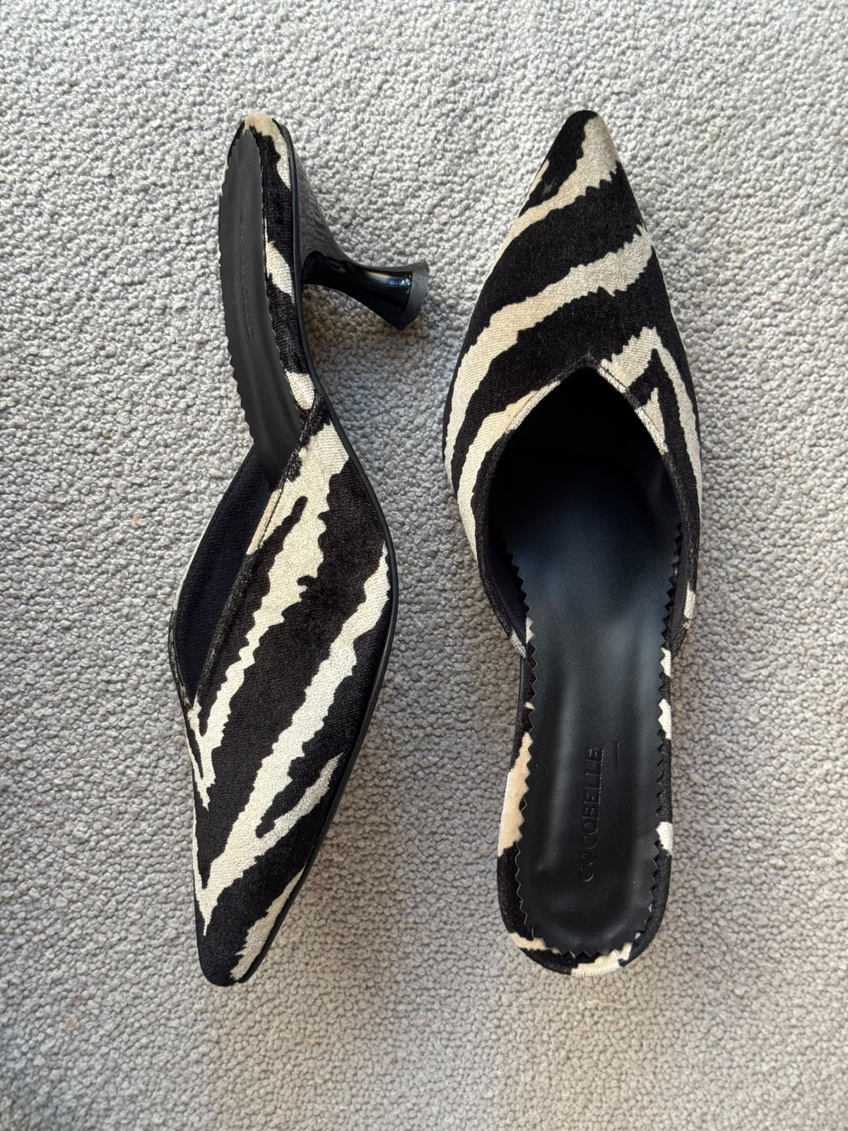 Iconic Kitten-heel Mules in Zebra